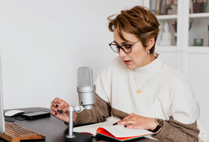 ドキュメンタリーとナレーション原稿作成の極意と実践ポイントを徹底解説